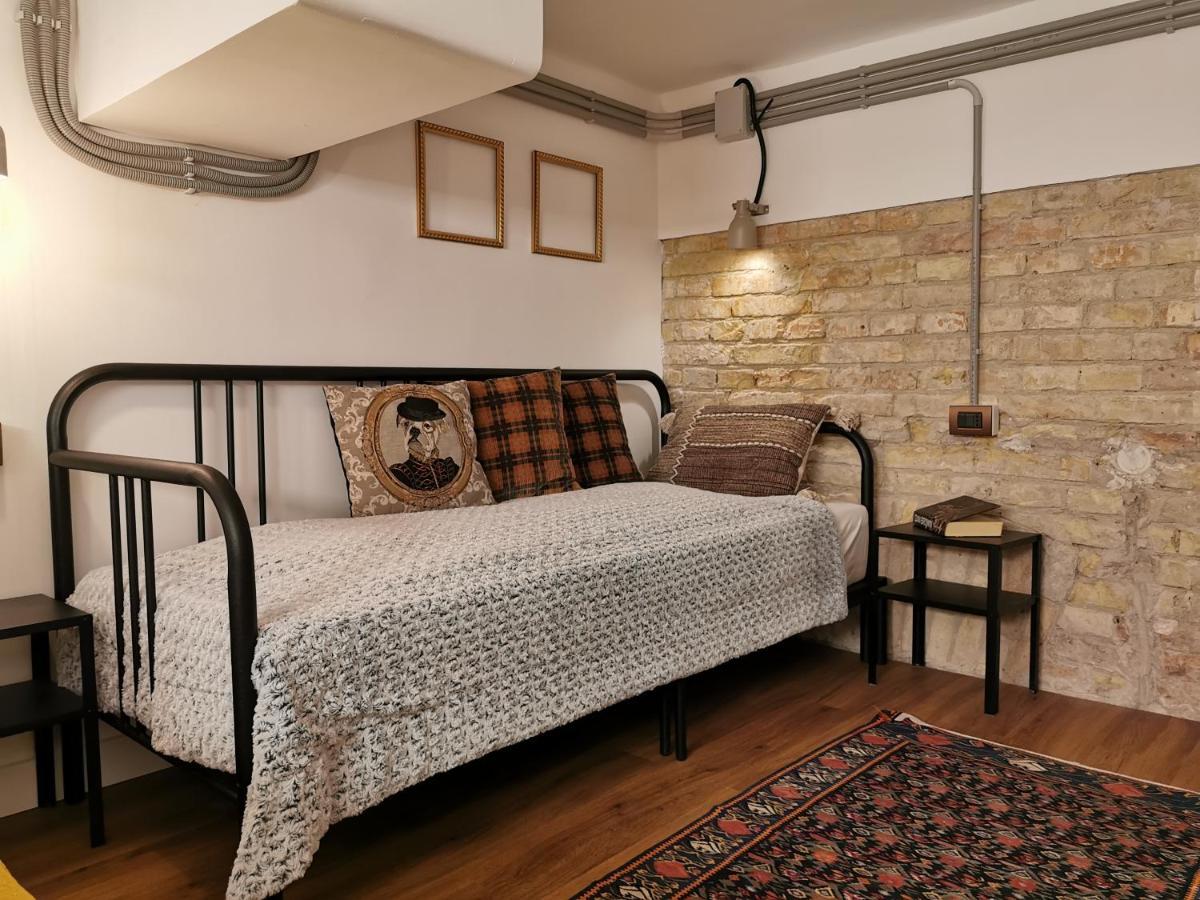 The Address Loft 22ppl Апартаменти Будапешт